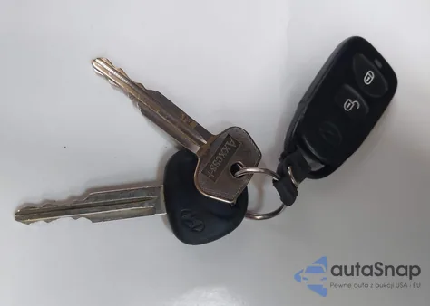 2006 Hyundai Tucson Gl z USA, uszkodzony, nr VIN KM8JM12B46U249590